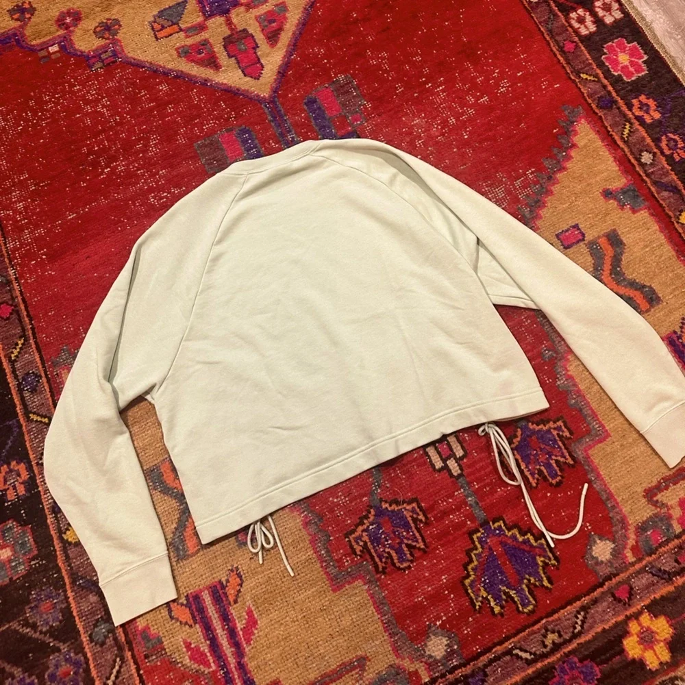 NIKE Cropped Light Green Sweatshirt Sz M - Picture 6 of 11